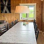 With Views Of River And Mountains Feriehus Dirdal