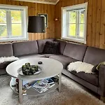 With Views Of River And Mountains * Dirdal