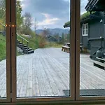 With Views Of River And Mountains Feriehus