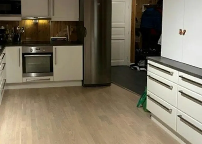 With Views Of River And Mountains * Dirdal