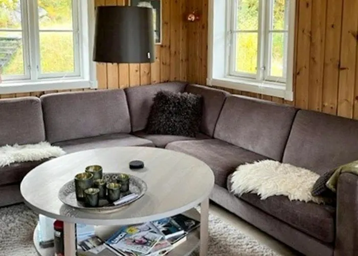 With Views Of River And Mountains * Dirdal